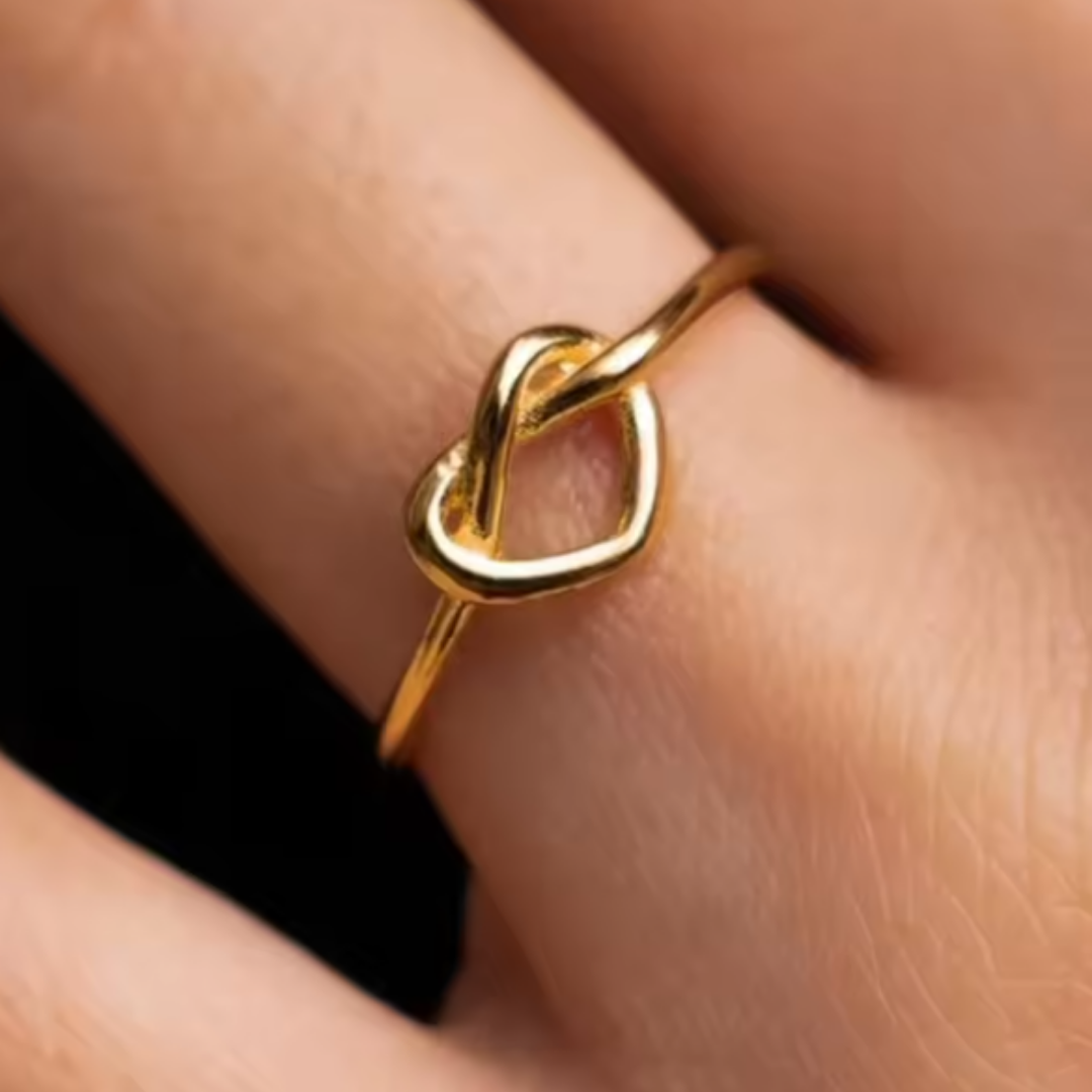 Anillo de Acero Inoxidable con Nudo de Corazón