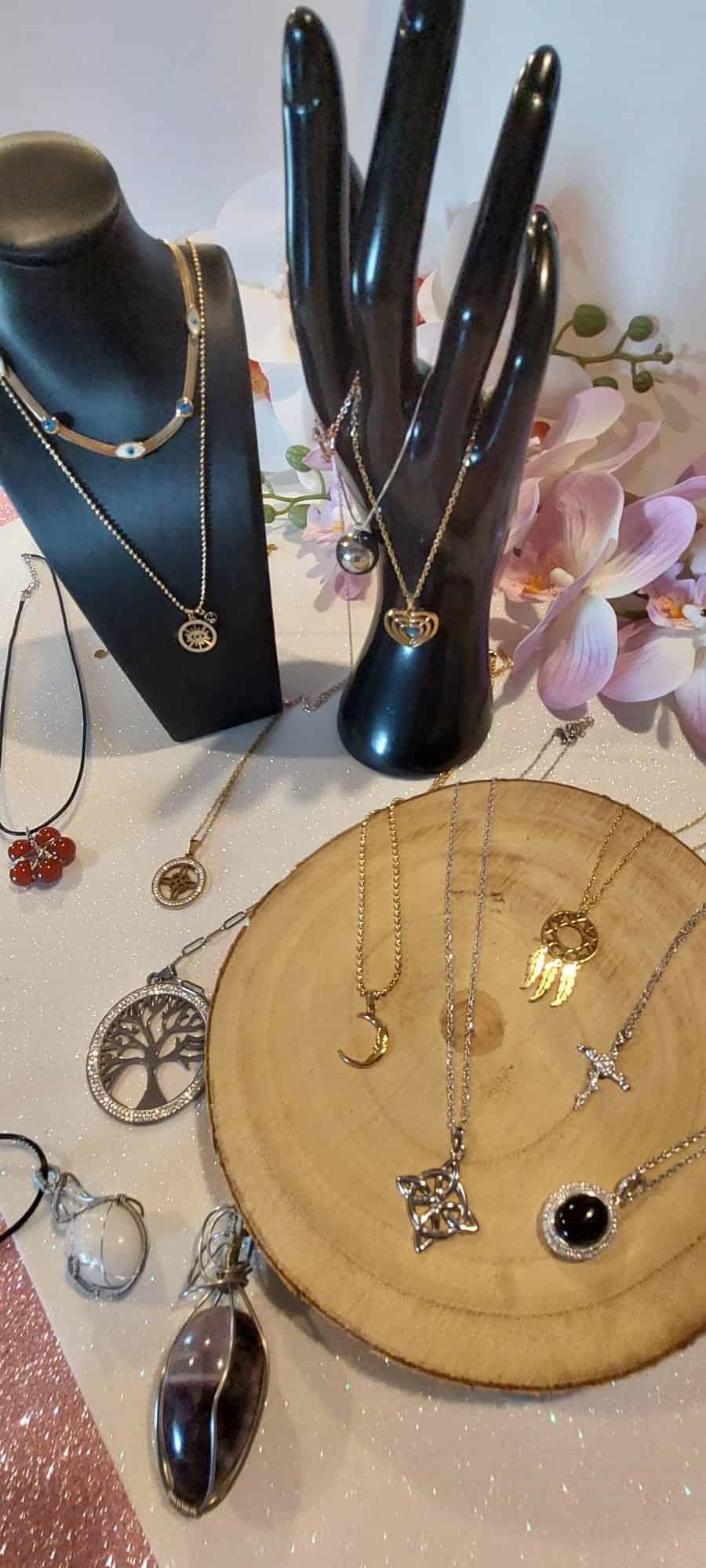 Collares y colgantes