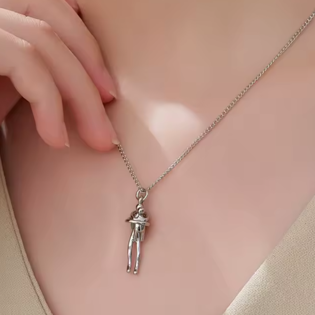 Colgante de Acero Inoxidable con Abrazo de Madre