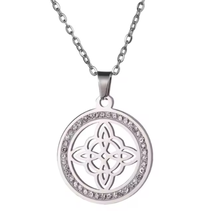 Colgante de Acero Inoxidable con Nudo de Bruja