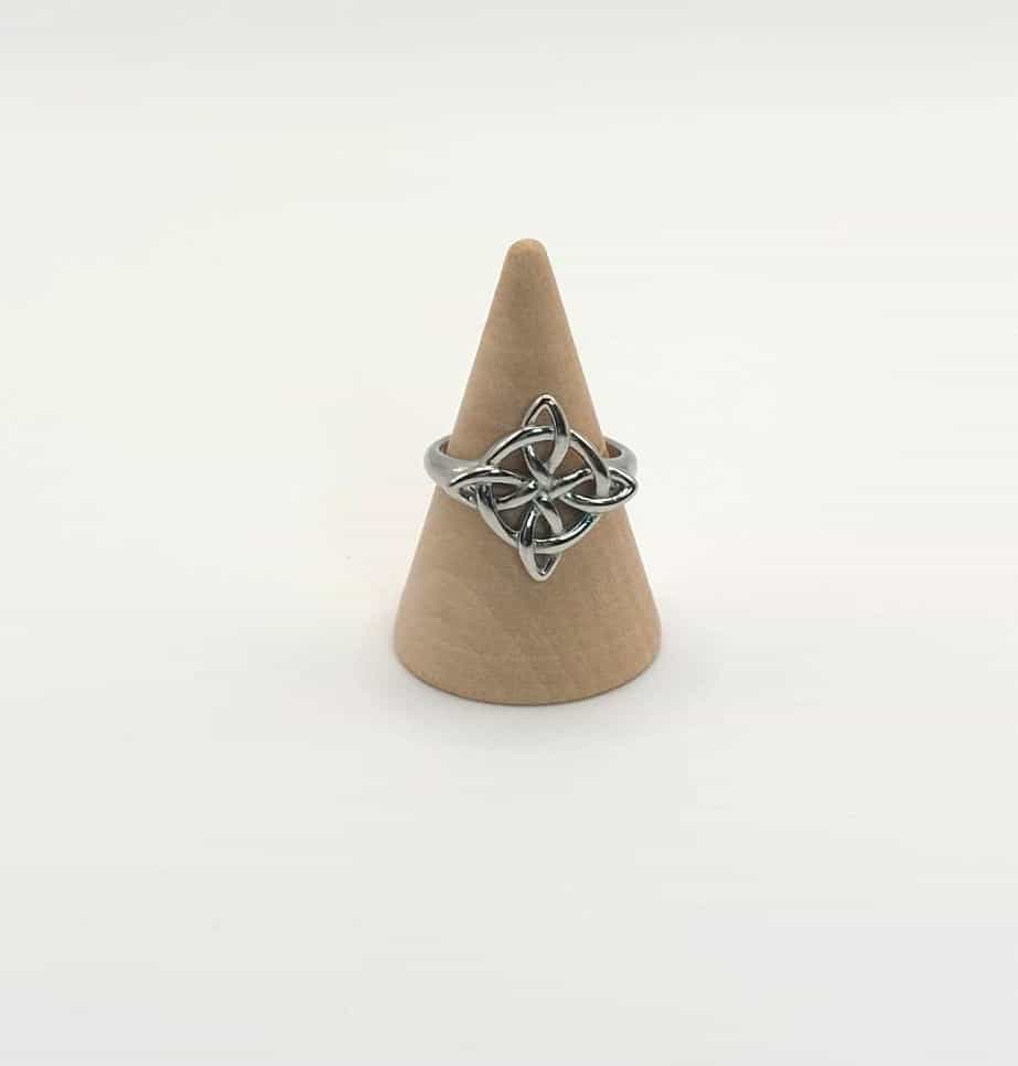 Anillo Nudo de Bruja