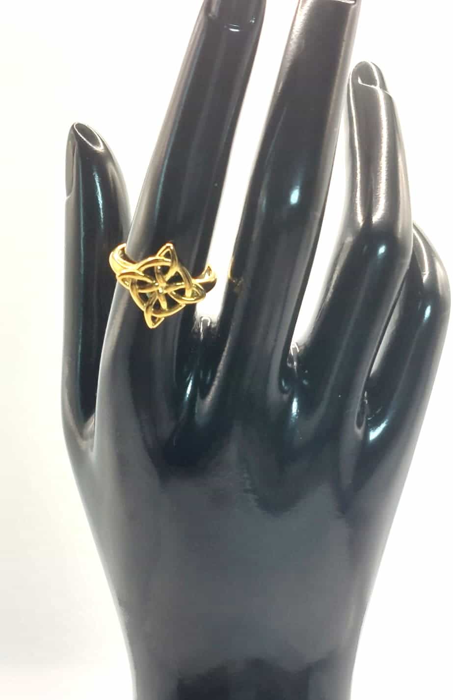 Anillo Nudo de Bruja