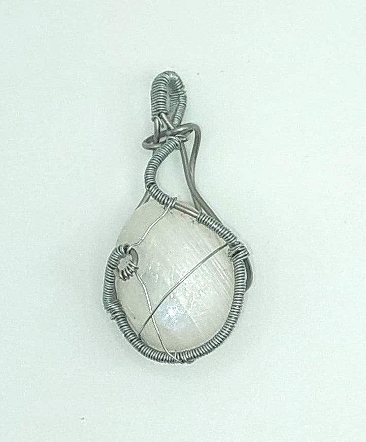 Colgante Único y Artesanal - Piedra Lunar