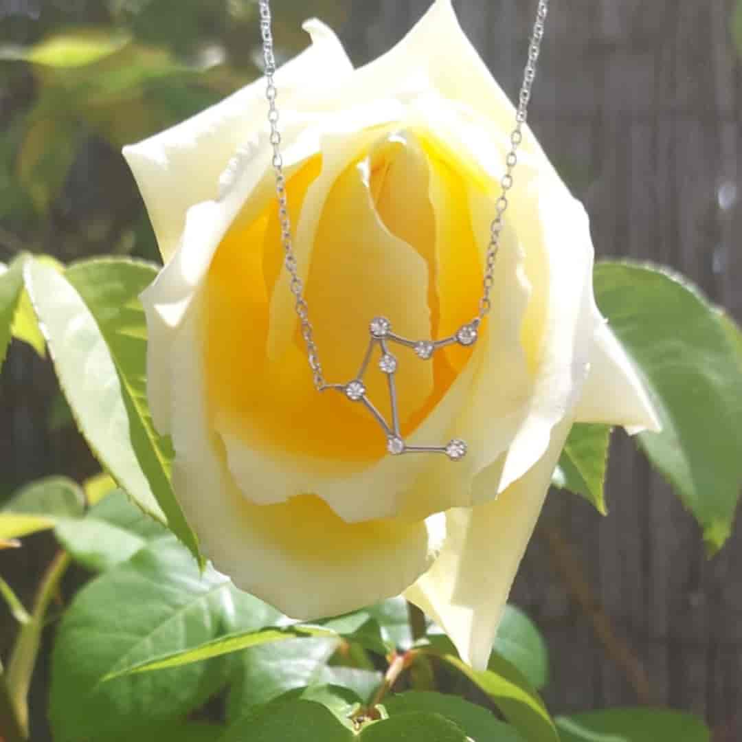 Collar Zodiaco - Constelación Dorado y Plateado - LIBRA