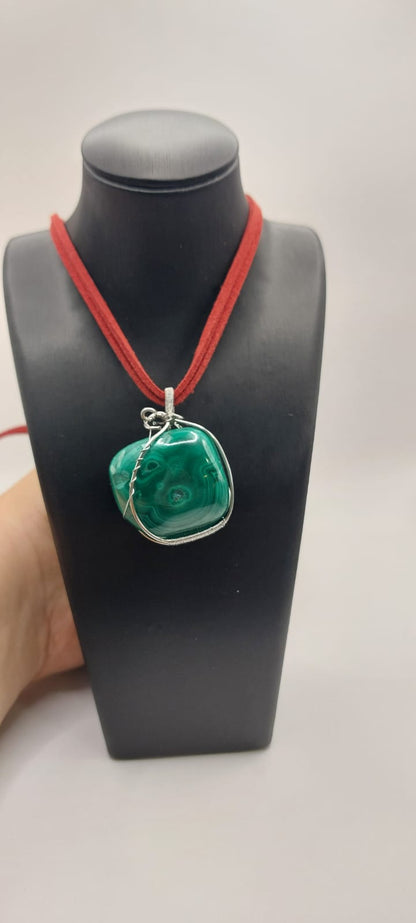 Colgante único y artesanal de Malaquita