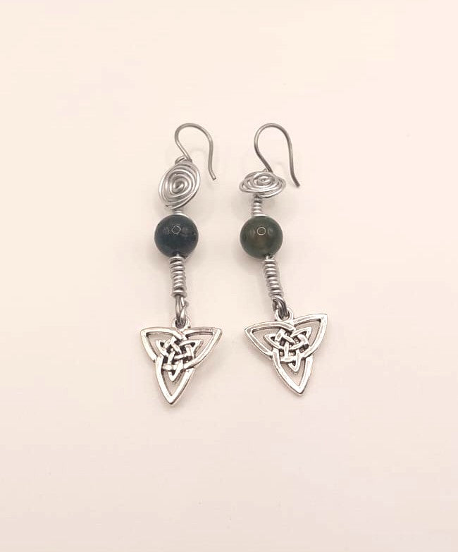 Pendientes Únicos y Artesanales Largos - Triqueta y Ágata India