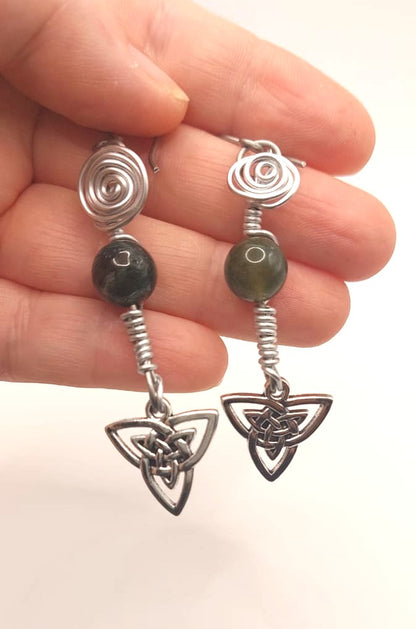 Pendientes Únicos y Artesanales Largos - Triqueta y Ágata India