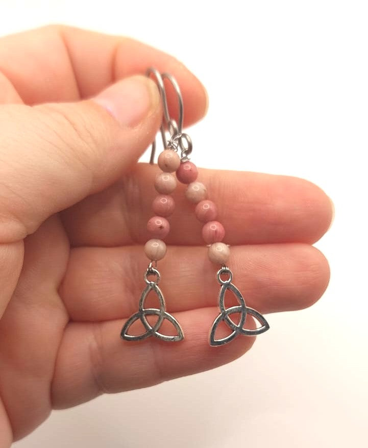 Pendientes Únicos y Artesanales - Rodonita y Triqueta