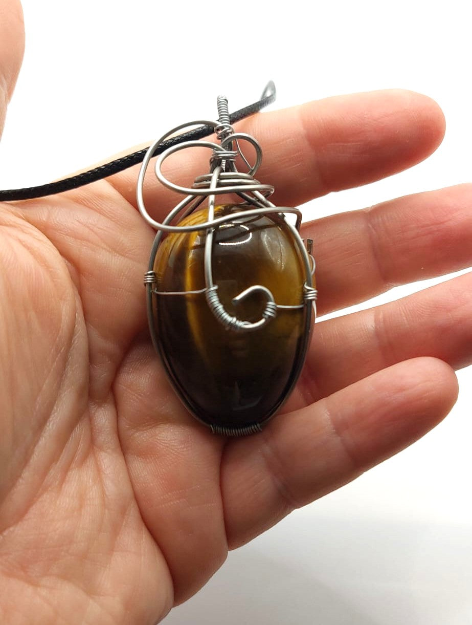 Colgante único y artesanal de Ojo de Tigre - Huevo